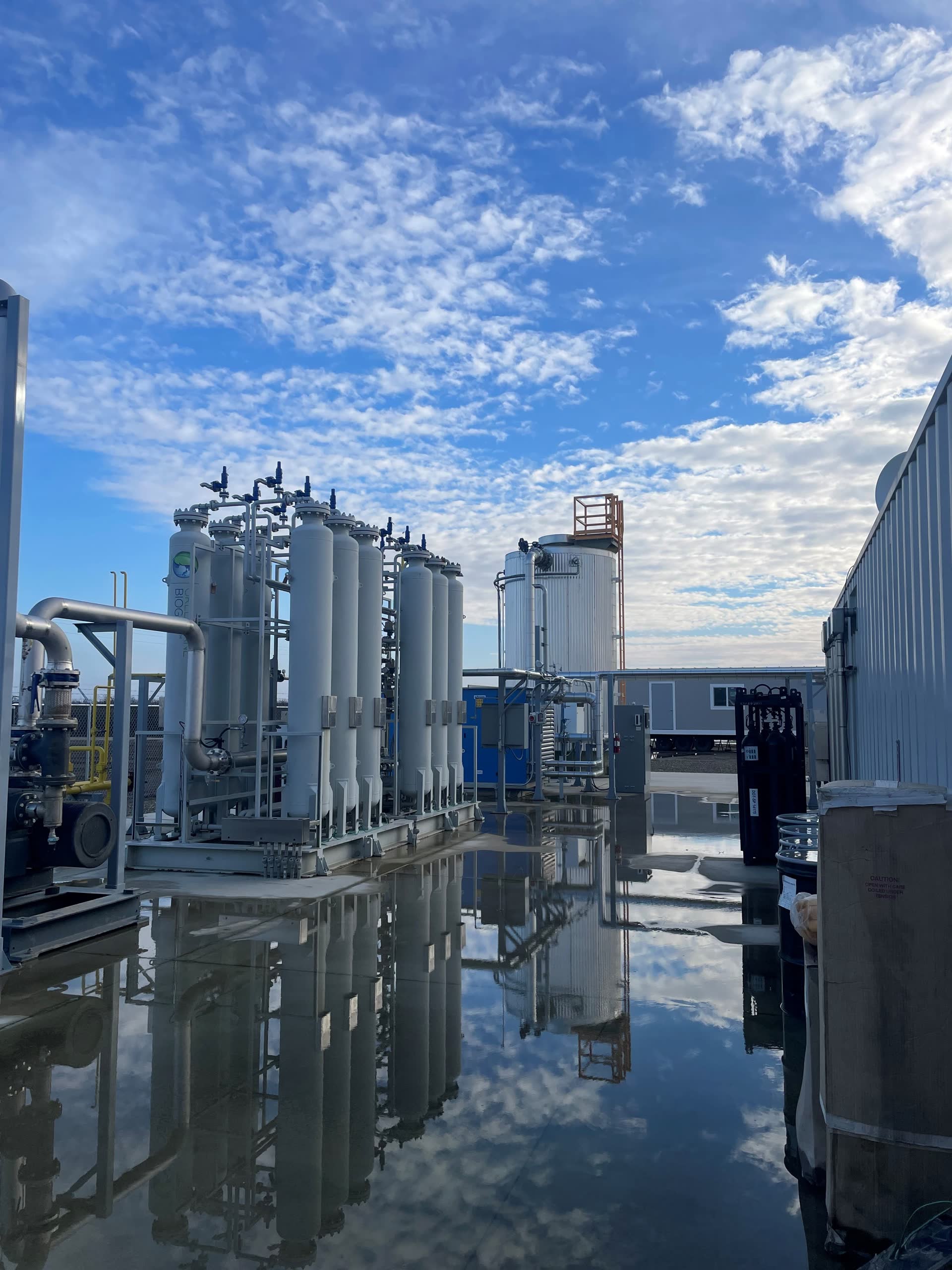 Gas cleanup towers
